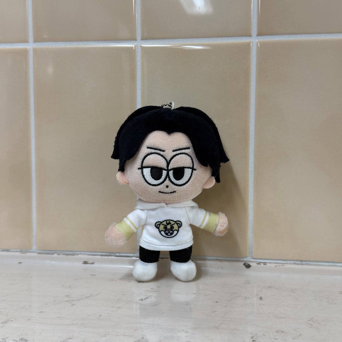 0ne_tetta's tweet photo. 三宮オーパ2の5階のトイレ行ったられいぬい落ちてました💦
近くのプリらへんのお店の方にお渡ししました❣️
#ワンエン　#INFERNO https://t.co/p72Tkzb9AR