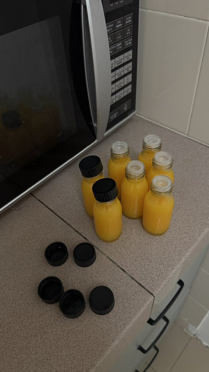 HsetcEnore's tweet photo. stockin up my tumeric and retinol shot hehe https://t.co/qWSTJk21e8