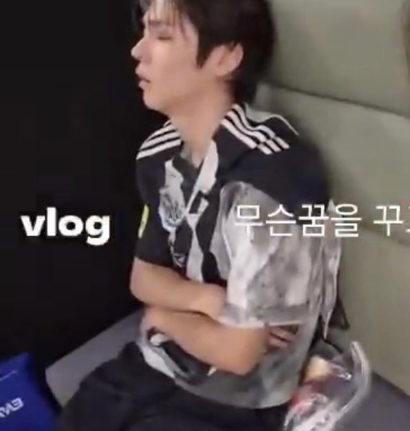 skipthebread's tweet photo. อยู่ใน setlog ทุกคน ไม่กินก้อหลับ 😪 น้ิองลูกหมีทำไมเลี้ยงง่ายจางงง 🥺🥺🥺 https://t.co/UjQhsRYTHN