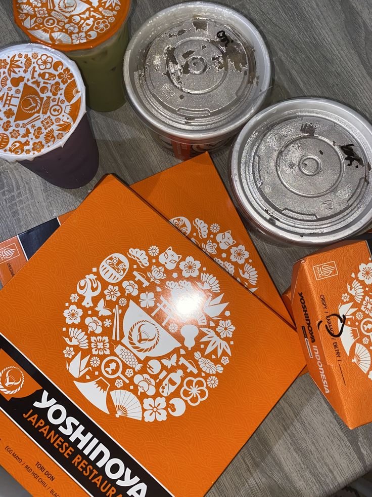 OIIOXXIX's tweet photo. ️️️ ️
 ️️️
“Ayo makan dulu anak-anak kecil.” @R0ENGKAD 

 ️️️ https://t.co/c2cslHNT4X