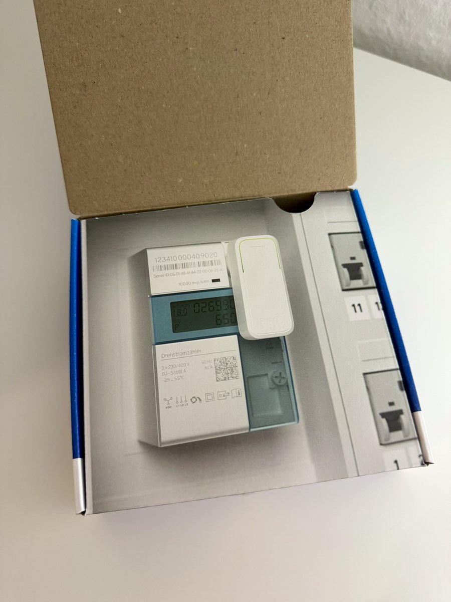 mrsspucky's tweet photo. Neues Tech-Spielzeug. 🤓 Mit dem Fritz Smart Energy 250 Stromsensor den Stromverbrauch immer im Blick. Aktueller, täglicher, wöchentlicher, monatlicher und jährlicher Verbrauch. ✌🏼#FritzSmartEnergy250 #FritzBox #Stromsensor #SmartHome https://t.co/vP6bqAzZrD