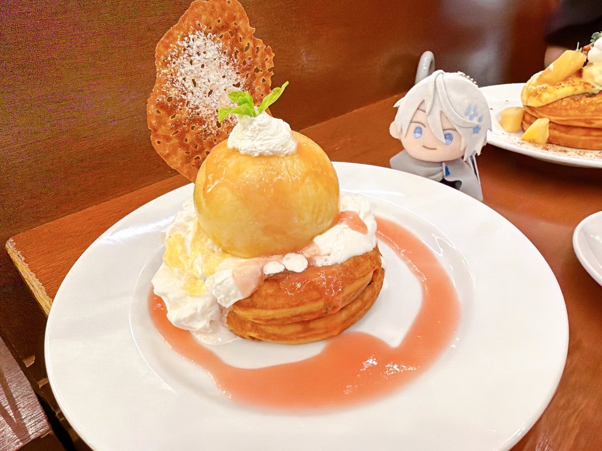 ___szsm___'s tweet photo. 毎年恒例まるごと桃のパンケーキだよぱくちょぎくん https://t.co/xbqgMatL3w