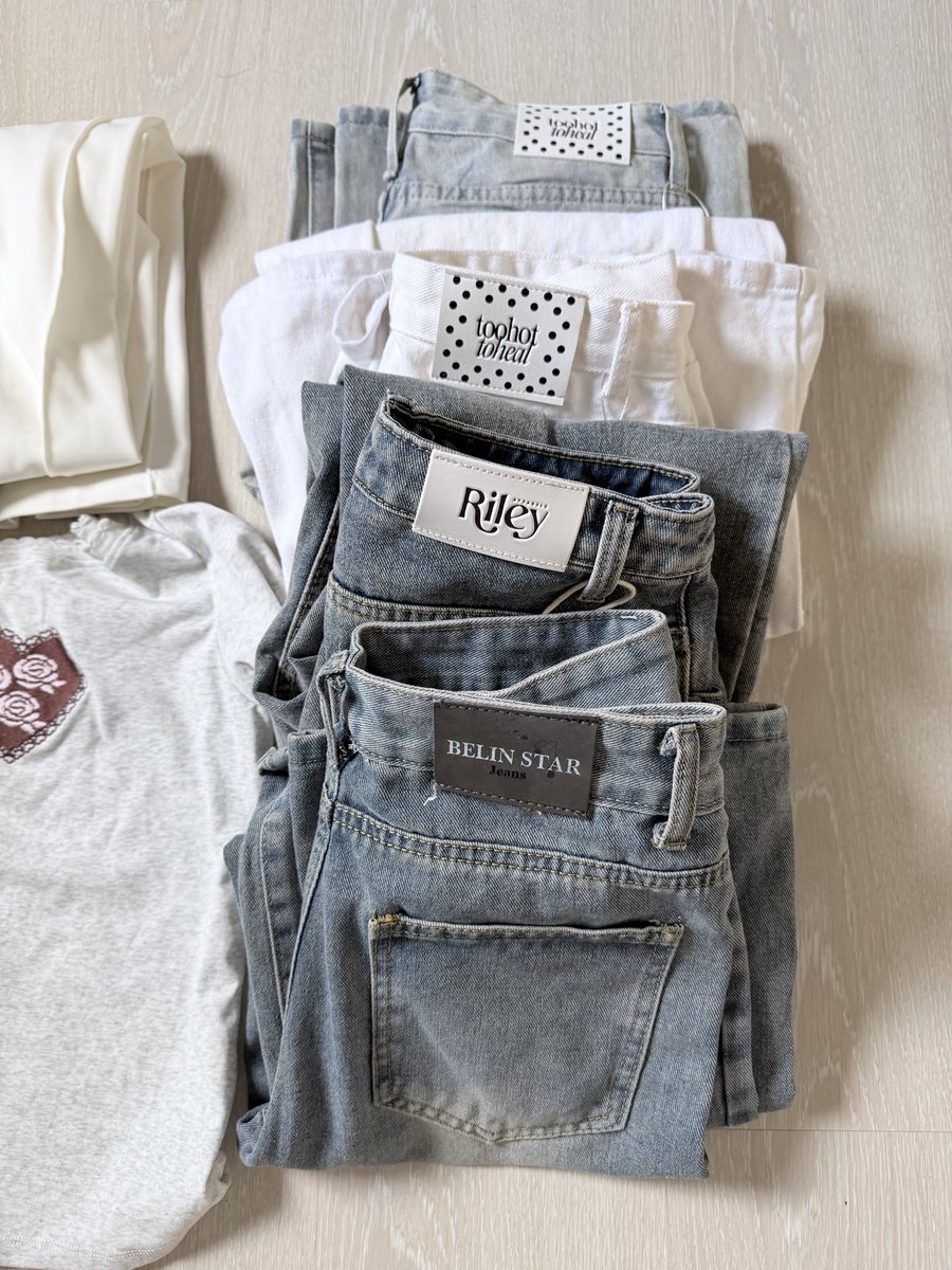 clothes_1718's tweet photo. โล๊ะตู้บางส่วน>< used &amp; new
ค่าส่งเหมา 50 📦📦
รี/ฟอล ลด5
เวลา 22:00 วันนี้ค้าบ💞💞
#ส่งต่อเครื่องสำอาง #ส่งต่อเสื้อผ้า #ส่งต่อคสอ #ส่งต่อสกิลแคร์มือสอง #โล๊ะตู้ #เสื้อผ้ามือสอง #เสื้อผ้ามือ2 #ส่งต่อกระเป๋า #ส่งต่อ https://t.co/midTzE9jOu