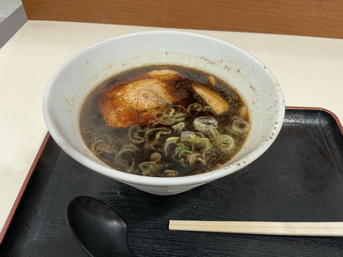 meri_321_'s tweet photo. 富山ブラックラーメン https://t.co/b0ETotor5I