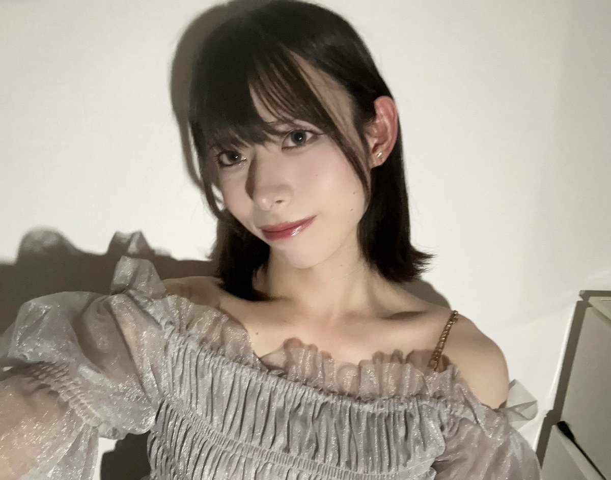 yu_loveshoney's tweet photo. いつもと違うメイク https://t.co/zd181w3OLX