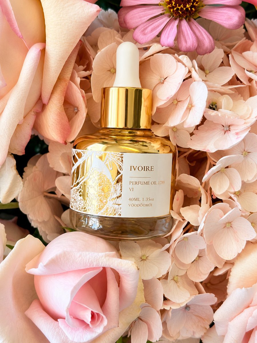 rame_shen's tweet photo. VÖODÖOMÖI
IVOIRE Perfume Oil

Fragrance is the elegance unseen,
yet the memory held closest to the soul. ✨ https://t.co/RFaJJc2DuD