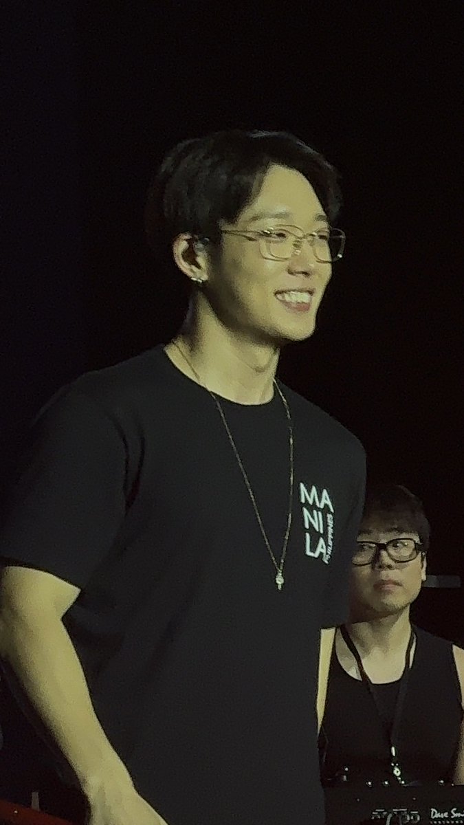 BOBBY IN SPECS I AM ON MY KNEES 😩❤️‍🔥 #iKONinMANILA2026 #iKON