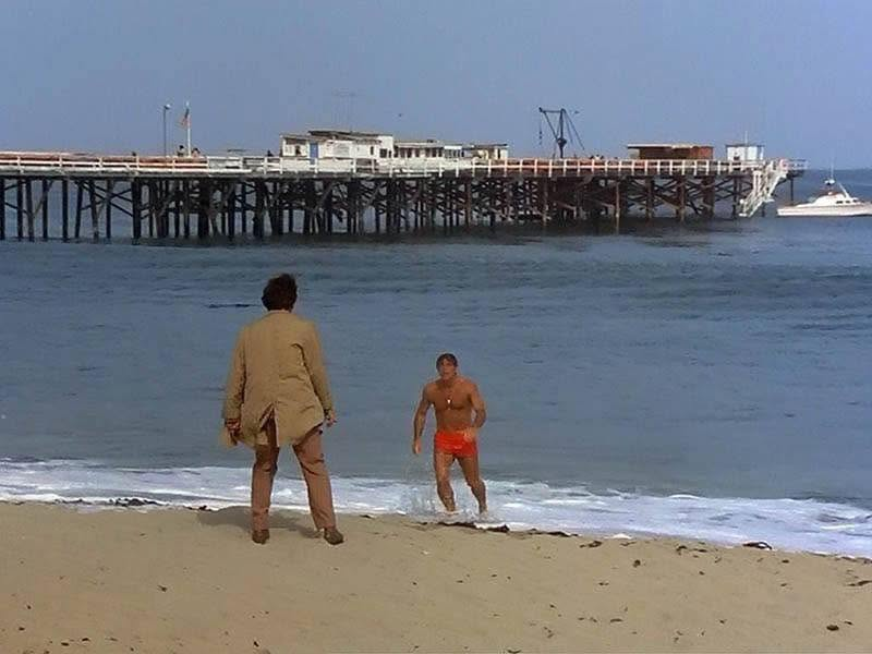 RodneyMarshall1's tweet photo. 'Health spa' operator and conman Milo Janus (Robert Conrad) encouraging Columbo to quit the cigars and chilli, while taking up daily exercise, carrot juice and vitamins. Now that really was an exercise in futility. A Classic Columbo, with plenty of humour and darker material. 1/ https://t.co/5qtBTm8Bcu