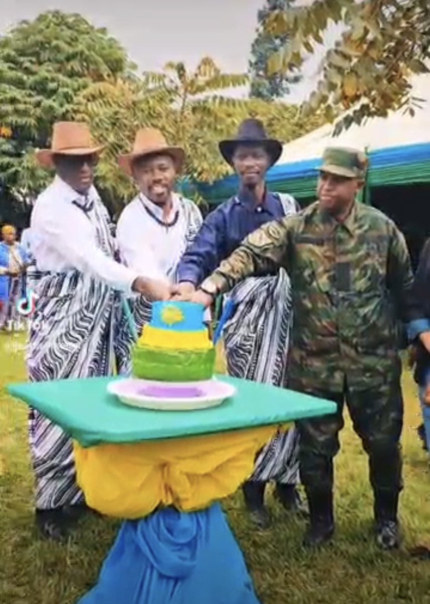 MudendeSector's tweet photo. #Kwibohora32 Mudende byari ibirori bibereye ijisho,Ubutumwa bw’Abayobozi (Mayor @promulindwa ,ES @harblaise  n’Umuyobozi w’Ingabo Bde 211, Col A. NSENGIYUMVA),kd habaye gushimira Indashyikirwa,Guha abana amata no Kugabira Imiryango 12  Inka https://t.co/LeFzClJP4M