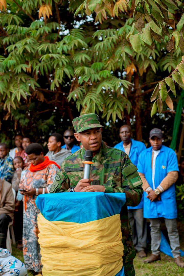 MudendeSector's tweet photo. #Kwibohora32 Mudende byari ibirori bibereye ijisho,Ubutumwa bw’Abayobozi (Mayor @promulindwa ,ES @harblaise  n’Umuyobozi w’Ingabo Bde 211, Col A. NSENGIYUMVA),kd habaye gushimira Indashyikirwa,Guha abana amata no Kugabira Imiryango 12  Inka https://t.co/LeFzClJP4M