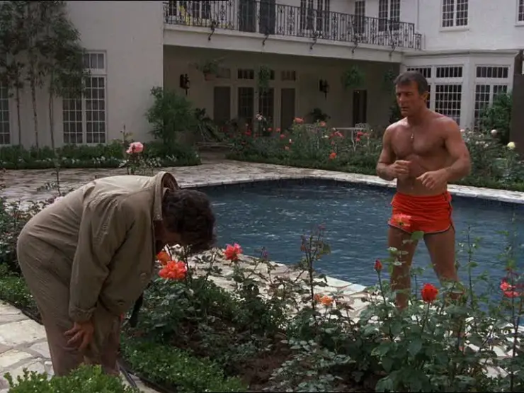 RodneyMarshall1's tweet photo. 'Health spa' operator and conman Milo Janus (Robert Conrad) encouraging Columbo to quit the cigars and chilli, while taking up daily exercise, carrot juice and vitamins. Now that really was an exercise in futility. A Classic Columbo, with plenty of humour and darker material. 1/ https://t.co/5qtBTm8Bcu