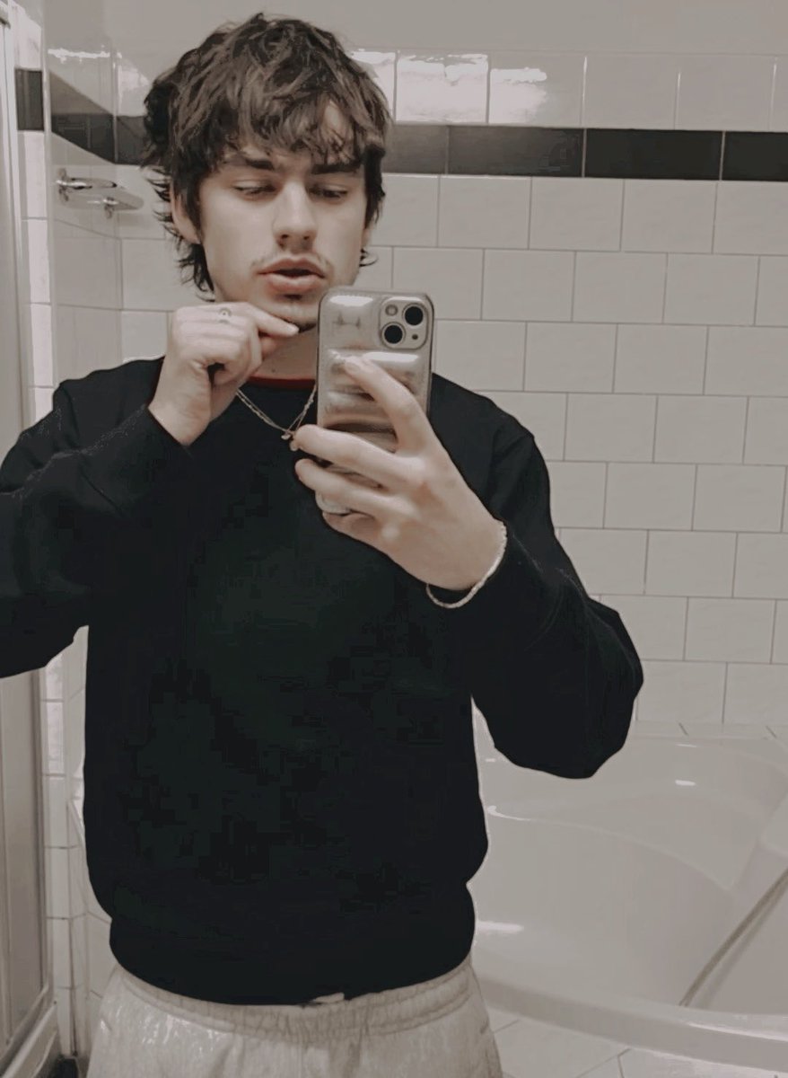 lastsnite's tweet photo. you’re either pissing with me, or pissing against me. https://t.co/m9mAHZ8DtS