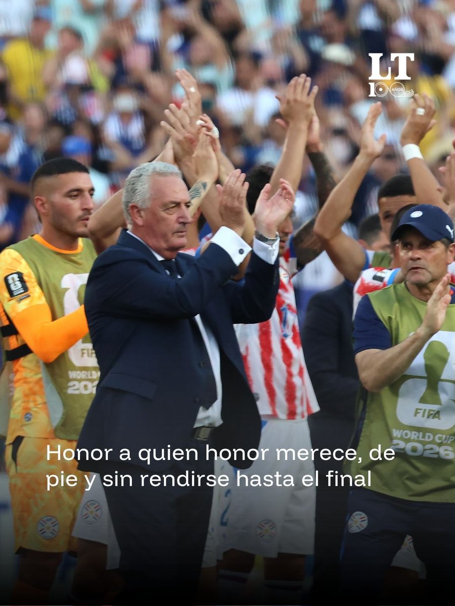 TribunaParaguay's tweet photo. Honor a quien honor merece, de pie y sin rendirse hasta el final

La Albirroja no pudo superar a Francia y se despidió de la Copa del Mundo. El resultado duele, pero no borra el enorme torneo de un equipo que volvió a unificar a todo un país detrás de nuestros colores. 

#LaTribuna #LaTribunaParaguay