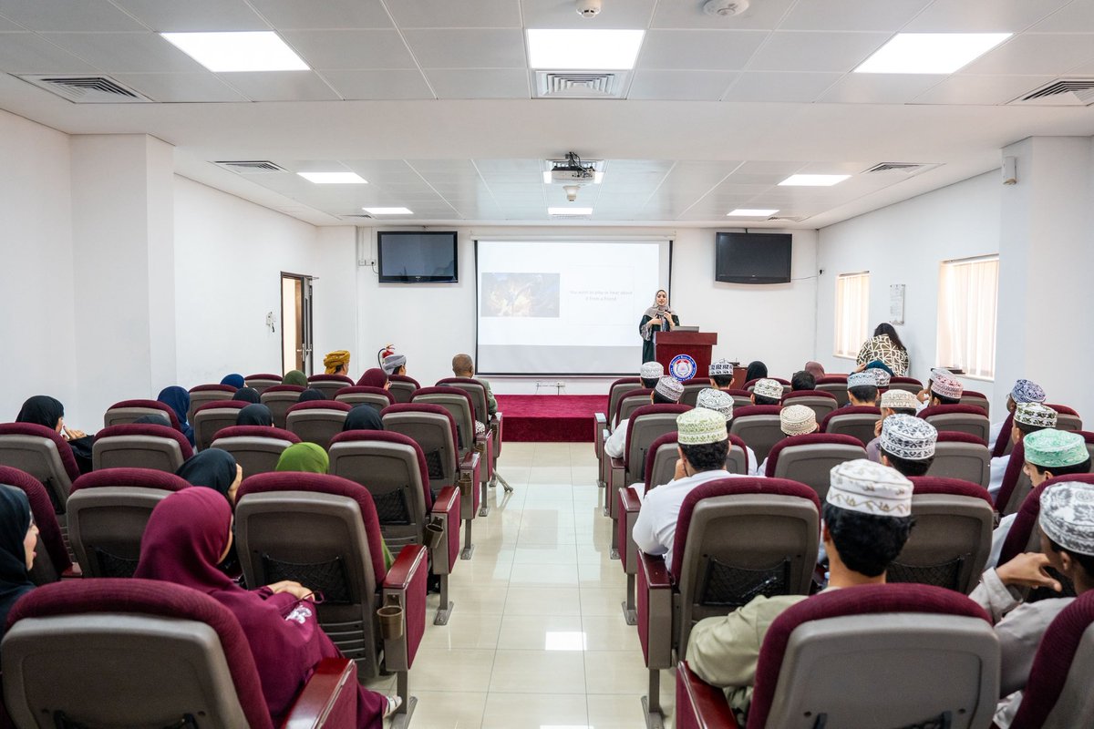 Mazoon College كلية مزون tweet media