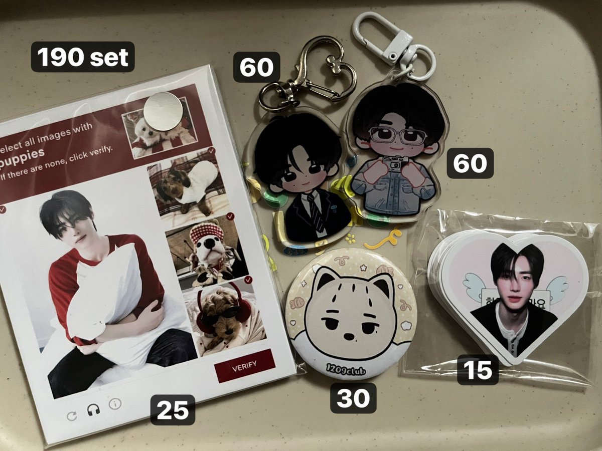 sunzhaul's tweet photo. wts lfb | ph

• encraft &amp; enhypen anik anik
— reply or dm to claimm
— please help rt din, thank you🥹🙌🏻
— more pictures will be sent via dmm https://t.co/GBCDvswBra