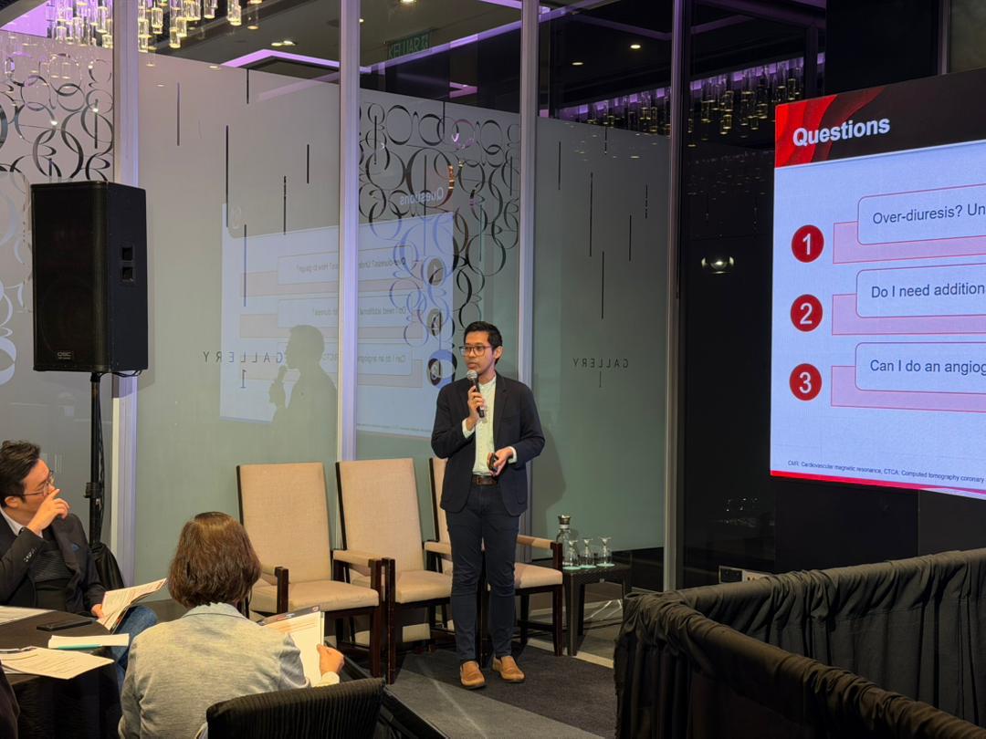 ezmanshariff's tweet photo. Amazing (and daring?) initiative by @AstraZeneca putting cardiologists & nephrologists in the same room, discussing #CKM #heartfailure ! Too much frusemide? Too fast, too furious with the GDMT? Who should own the patient? Great to know that both saw eye to eye on most things ! https://t.co/EycSN7a5Ai