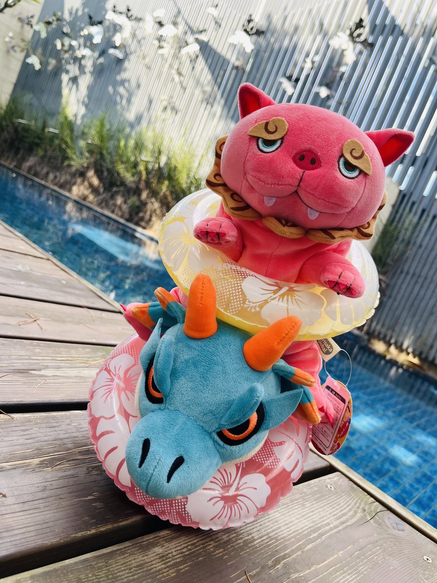 pigi_cat's tweet photo. ✨お隣の出展告知✨
アイドール東京77
H19「smoke」
🌺「ハイビスカス浮き輪」
​同じメーカー製のドール用浮き輪が登場！
ハイビスカス柄が夏らしくて可愛い✨
カラー：ピンク/ブルー/イエロー
こちらも本当に水の上でぷかぷか浮かせて遊べます🏖️
​✨7/12(日)東京ビッグサイト✨
#アイドール77 https://t.co/QZJaCZbEs1