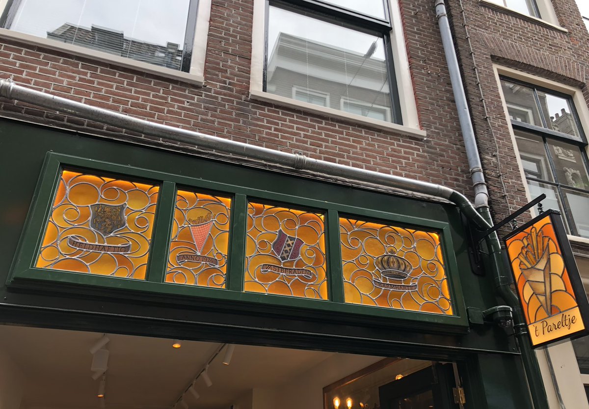MonicaKeyzer's tweet photo. 🍟
Heldhaftig - Anno 1924 - Vastberaden - Barmhartig - ‘t Pareltje
#TypischAmsterdam Tweede Tuindwarsstraat - Amsterdam.
#snackbar #TPareltje #Pareltje #straattaal #gotspe #GlasInLood #patat https://t.co/t9H8aalOmI