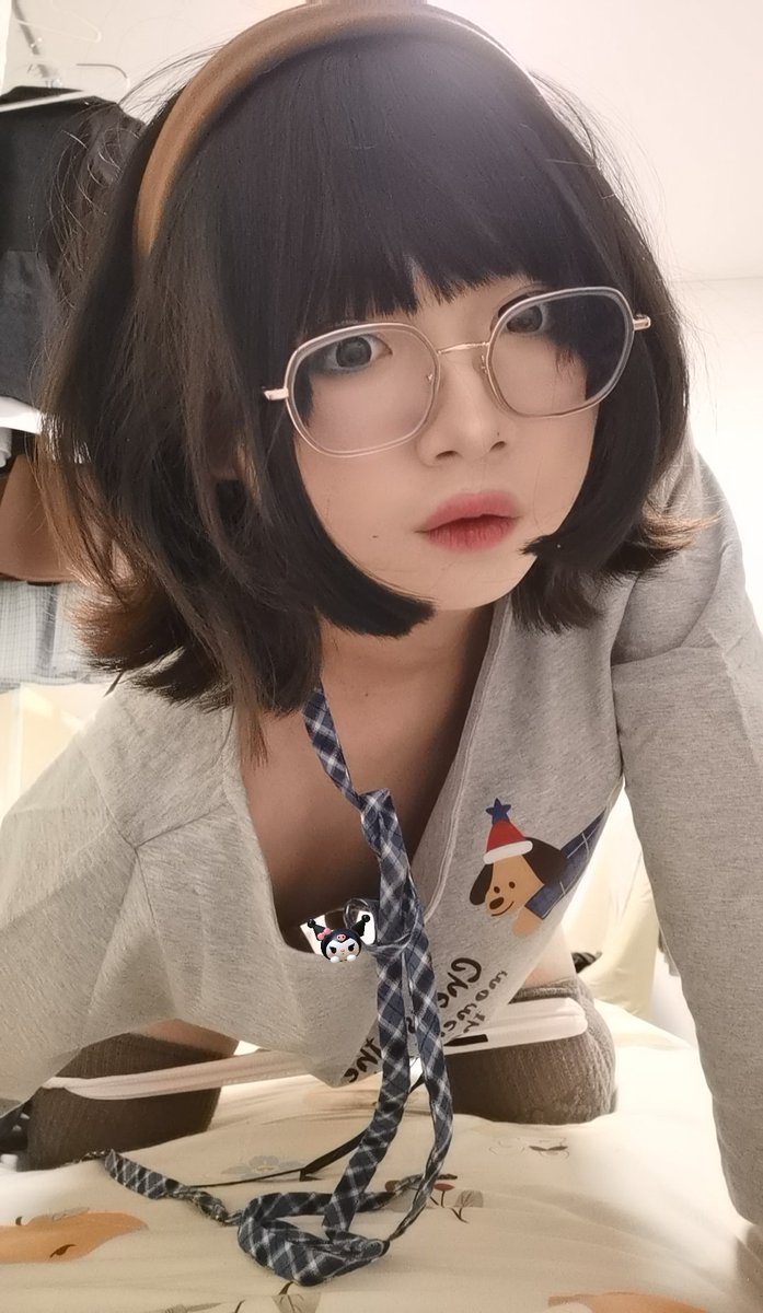 like8066's tweet photo. 此人有一个很了不起的本领就是拍的小黄图从来都不会被识别成成人内容 https://t.co/FbcLzDrlnD