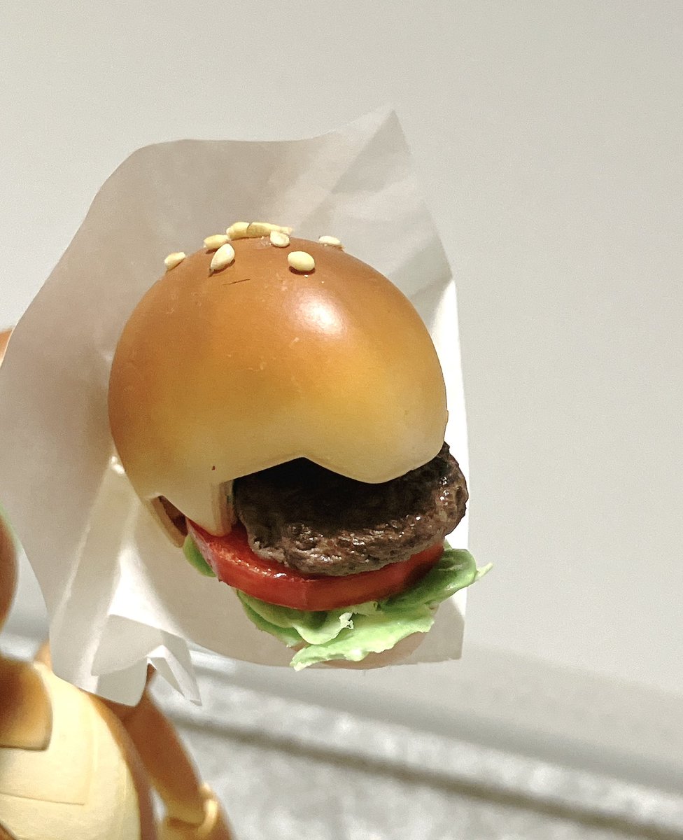 myaoyu3's tweet photo. 食べようと思ったら
モスじゃなくてハッサムでな。
(家内じゃなくて熊でな構文) https://t.co/NAz8zzh3hH
