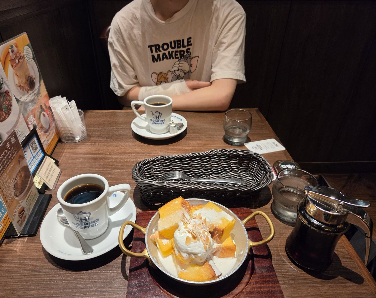 Tsingkiyo's tweet photo. カフェデートでアツい https://t.co/rkuC8ijtgr