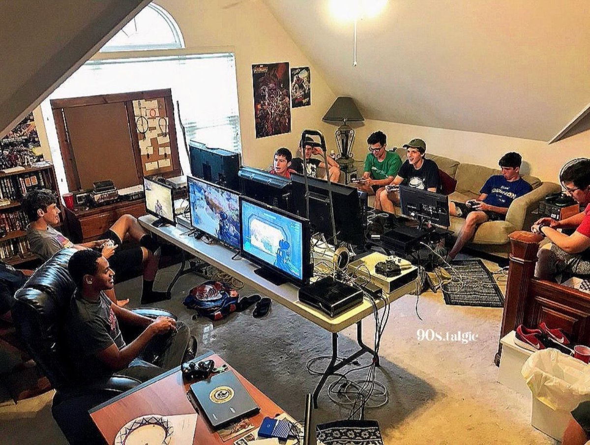 nostalgiaa's tweet photo. "Bring your Xbox and TV" https://t.co/wjD59m5dsR