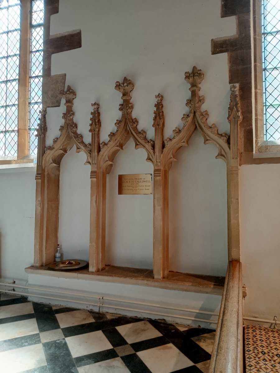 phil0073's tweet photo. #SediliaSunday at #StMarysGrendon with loving memory of Wallace Cauldwell ,  a Vicar here . #Northamptonshire #MonumentMonday #MetalworkMonday #PhilOnaBike https://t.co/Y8dxhmgGQs