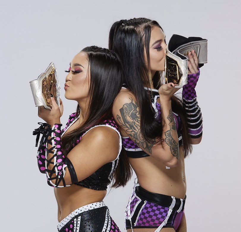 xLitaFan4Everx's tweet photo. Four years ago today at #NXTGAB, @ElaynaBlack and @roxanne_wwe became #WWENXT Women's Tag Team Champions! This is my fave NXT moment ever. I love Elayna Black/Cora Jade and Roxanne Perez so much. They're the best. π₯°π€π€π»
#WWE
#CoraJade
#ElaynaBlack
#RoxannePerez
#Team2001 https://t.co/M0FJJl0lK4