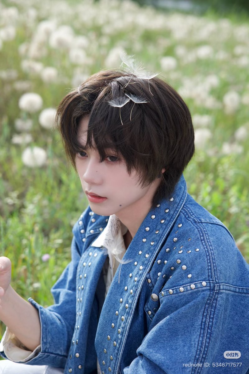 Cloud4Jinxiong's tweet photo. ภาพเบื้องหลังถ่ายแบบ 
💁🏻☀️ https://t.co/Ne5m73Hz29

​#XIONG #NexT1DE #NexT1DE_XIONG https://t.co/HiATf5m0no