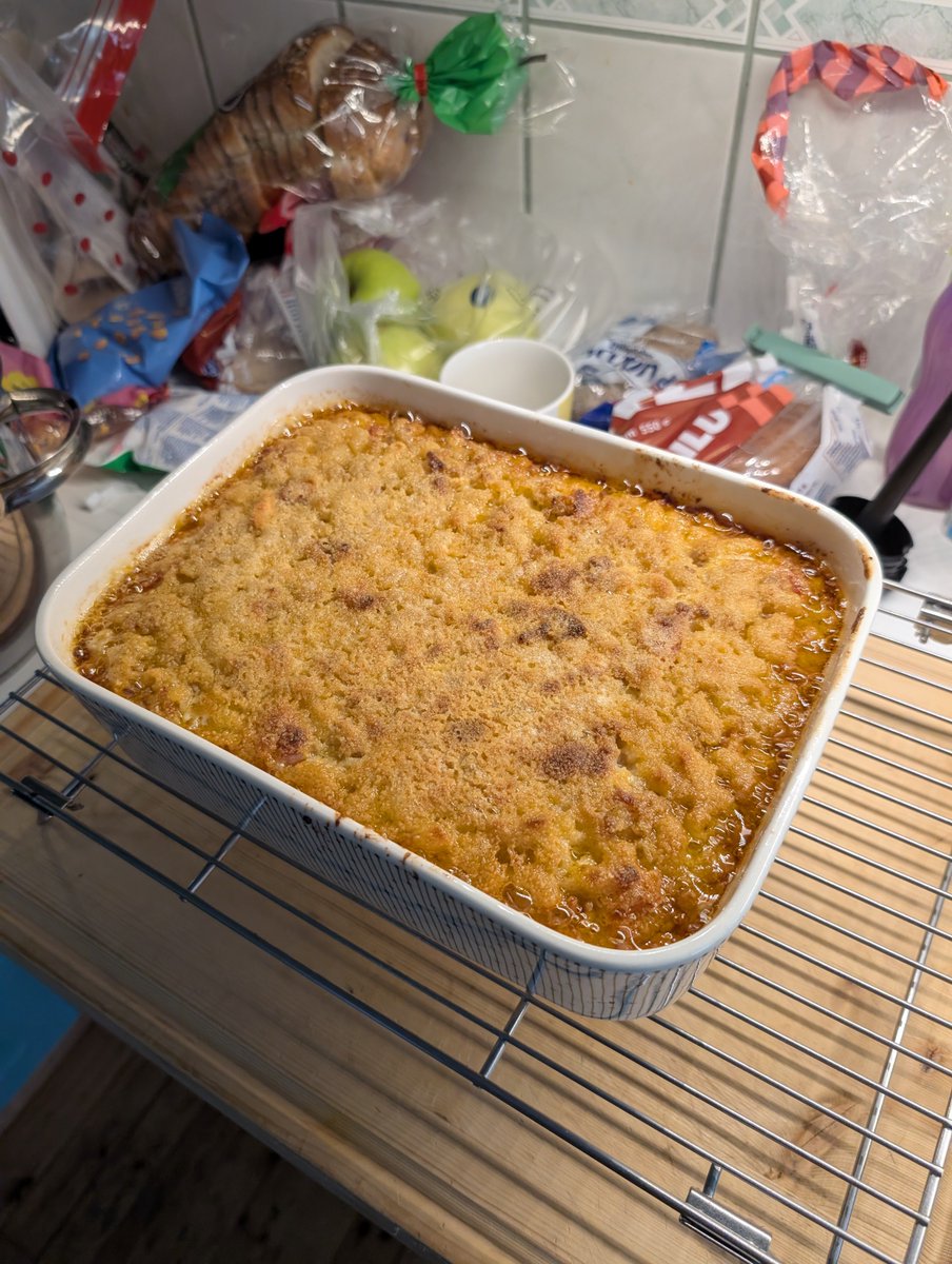 eemunni's tweet photo. Tuli pyöräytettyä makaroonilaatikko taas https://t.co/2NTA0YcuvT