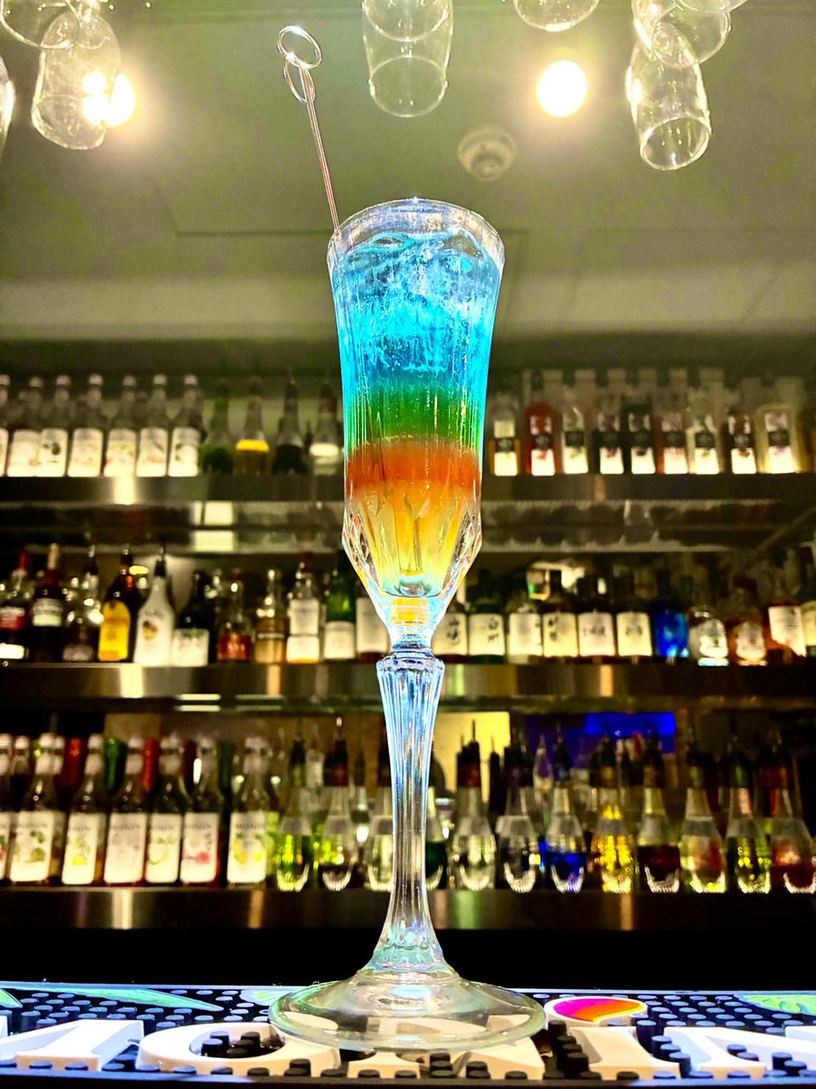 bar_Alstromeria's tweet photo. "TOP4"

東京ドーム記念に創作🍸

キヨ様は甘さの強いカシス
レトルト様はツンとした柑橘系
牛沢様はメロンの華やかさ
ガッチマン様はワインの渋み

異なる味わいが混ざり合うことで完成する1杯に✨

ベースはキール
カクテル言葉"最高の巡り合い"
10年以上続く彼らの歩みと出会いに🥂

#推しカクテル https://t.co/OdRJk73lr6