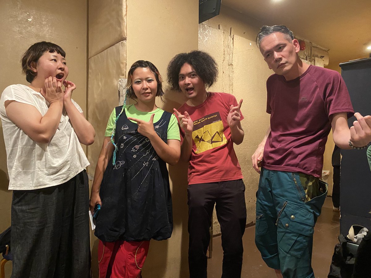 JTH_staff's tweet photo. ジャンたなかヘヴン†スタッフダイアリーを更新しました！
【LIVEレポ】20260624janlive@真昼の月 夜の太陽
⇒https://t.co/mDv0Y50bz9
6/24のライヴレポです。バリエーション豊かな全11曲を披露したステージの様子をお届け！
ステージや共演者の皆さんとの楽しい写真満載です。ぜひご覧ください。 https://t.co/h90Q2MTMtb