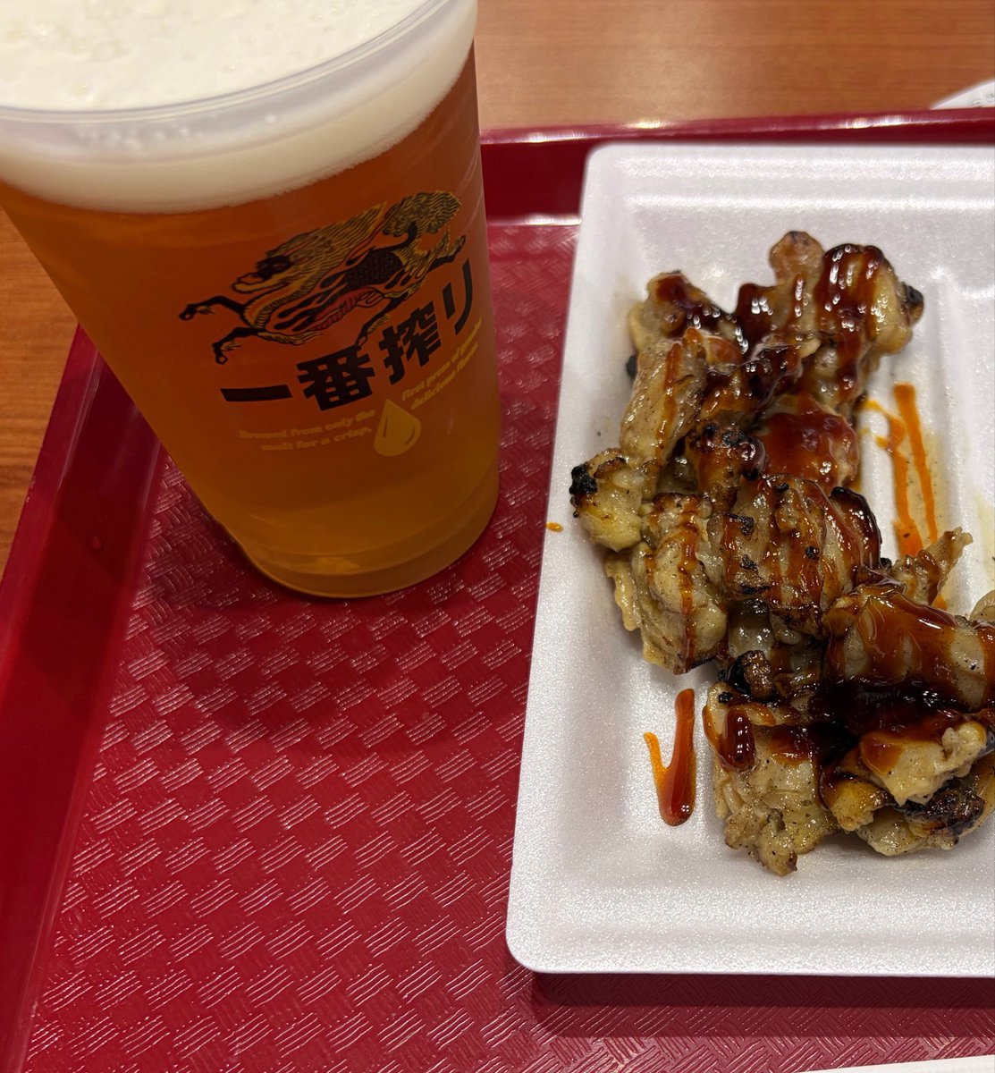 masayan6912's tweet photo. ぽんぽんいっぱいすぎて疲れました
鶏もも焼き鳥たれ
エビかき揚げ丼
しらす丼 https://t.co/7zMESLfNKJ