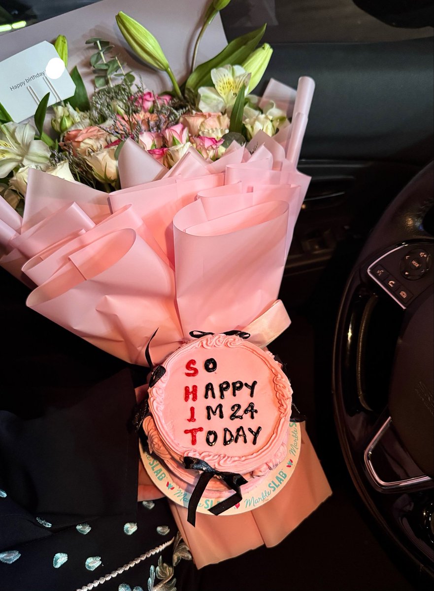 _ajj0's tweet photo. 🥳💕✨🪩 https://t.co/vaiSXTB5ns