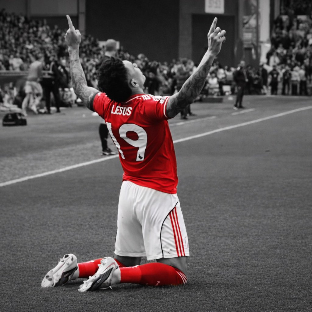 Booker_____'s tweet photo. @NFFC His goal against Burnley shortly before this celebration. #NFFC https://t.co/ctIeLSuV9v
