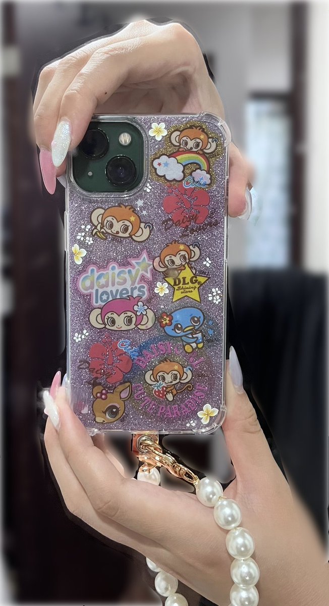 X1anll's tweet photo. ネイル変える気力はないけどスマホケースデコる気力はある。ネイル変えたいけど纏まった時間がとれないぞ〜〜 https://t.co/kocWYOvykf