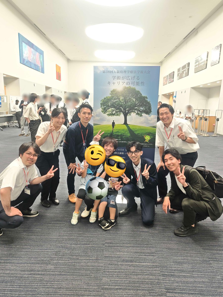 ikis923's tweet photo. 心臓に悪いお仕事してました。
だけどこんなに笑顔でいられるのは手伝ってくれたチーム川口のメンバーのお陰です（きちょる以外）。
皆がいなかったらほんま無理やった。
ほんまありがとう。
ようやく動画の書き出しを終えたので会場を後にします。
参加された皆様お疲れ様でした！
#38COPT https://t.co/JmF6YkqEHA