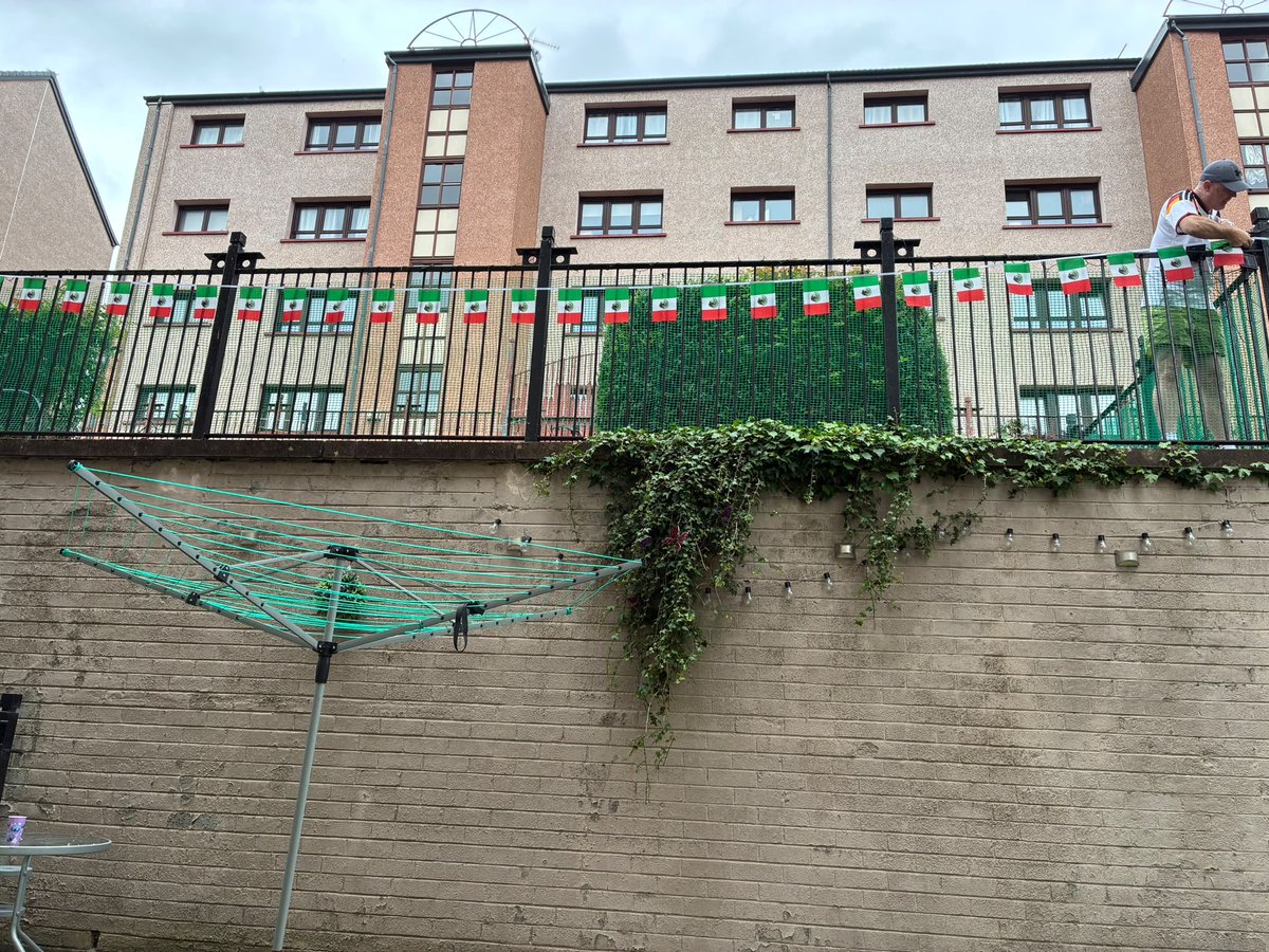 bonnar_pat72998's tweet photo. @FBAwayDays Glasgow is ready 🇲🇽 https://t.co/ljrTdRC0WQ