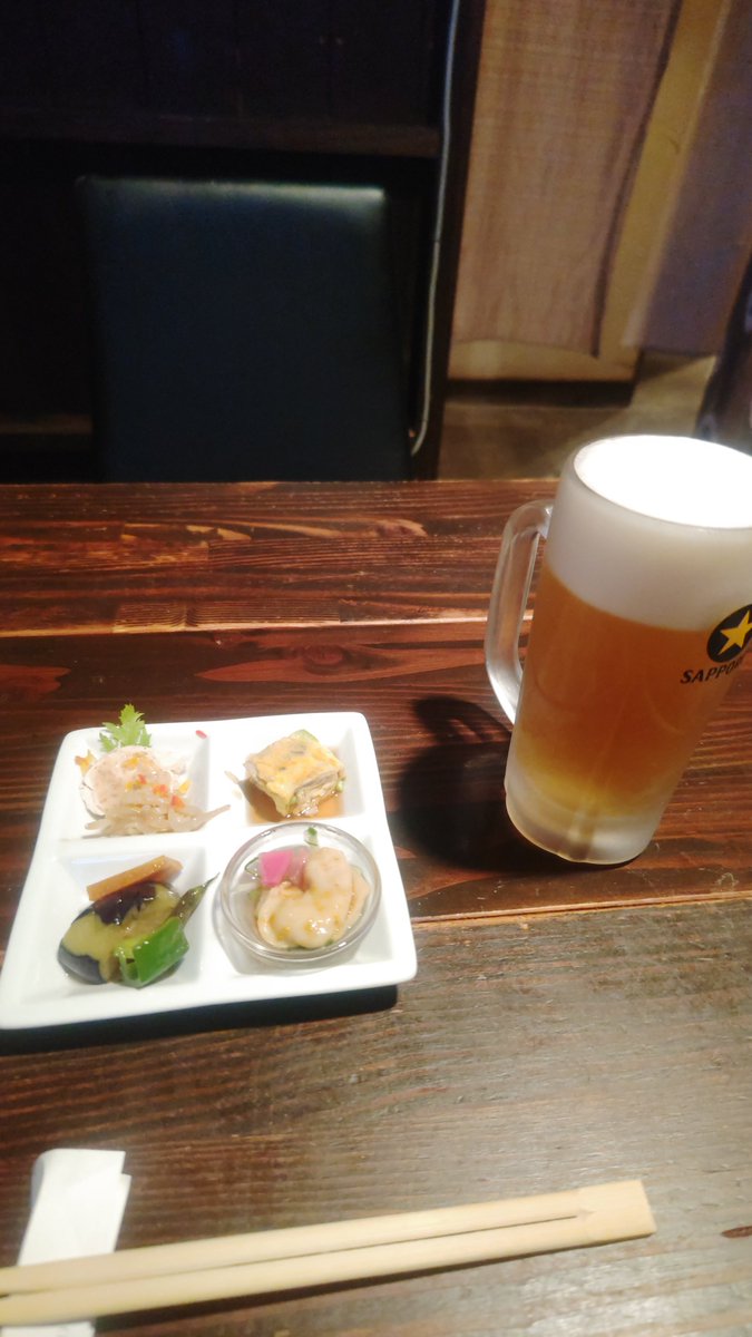 YaeYa7's tweet photo. 今回目的のお店その一!!
お通し凄い!! https://t.co/qqamHEsQI7