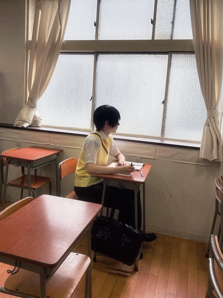 nimi_i_'s tweet photo. cos 捏造制服
ひゅーいと撮影行ってきた🏫📖  ̖́- https://t.co/JDGyYlX36b