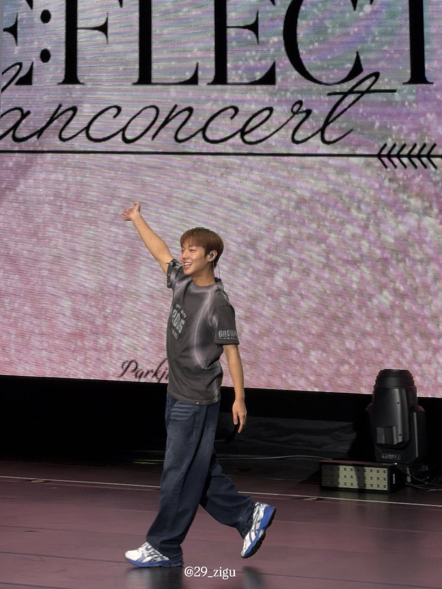 29_zigu's tweet photo. 260705 RE:FLECT FAN CONCERT in TAIPEI #박지훈

박지훈 개귀여워ㅜㅜ🐰🤍 https://t.co/GrgCMJiG5s