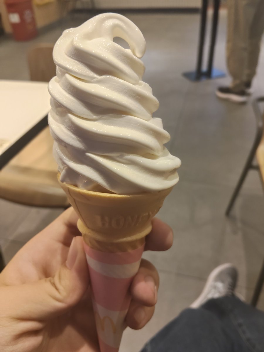 dragonballbes's tweet photo. マックのソフトクリーム！！！ https://t.co/qDRgz4vNzK