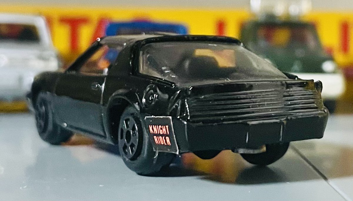 _urataro_'s tweet photo. ERTL KNIGHT 2000

アーテル
3インチ系は映画やドラマの劇中車を手掛けてた印象が強いです

このナイト2000はパッと見チープそうなクオリティですけど、ボディはダイキャスト製
Tバールーフの表現も中々いい感じ
商品価値を上げる為に無理矢理貼ったであろうナイトライダーのステッカーも可愛く見える https://t.co/6PBPU7zcGq