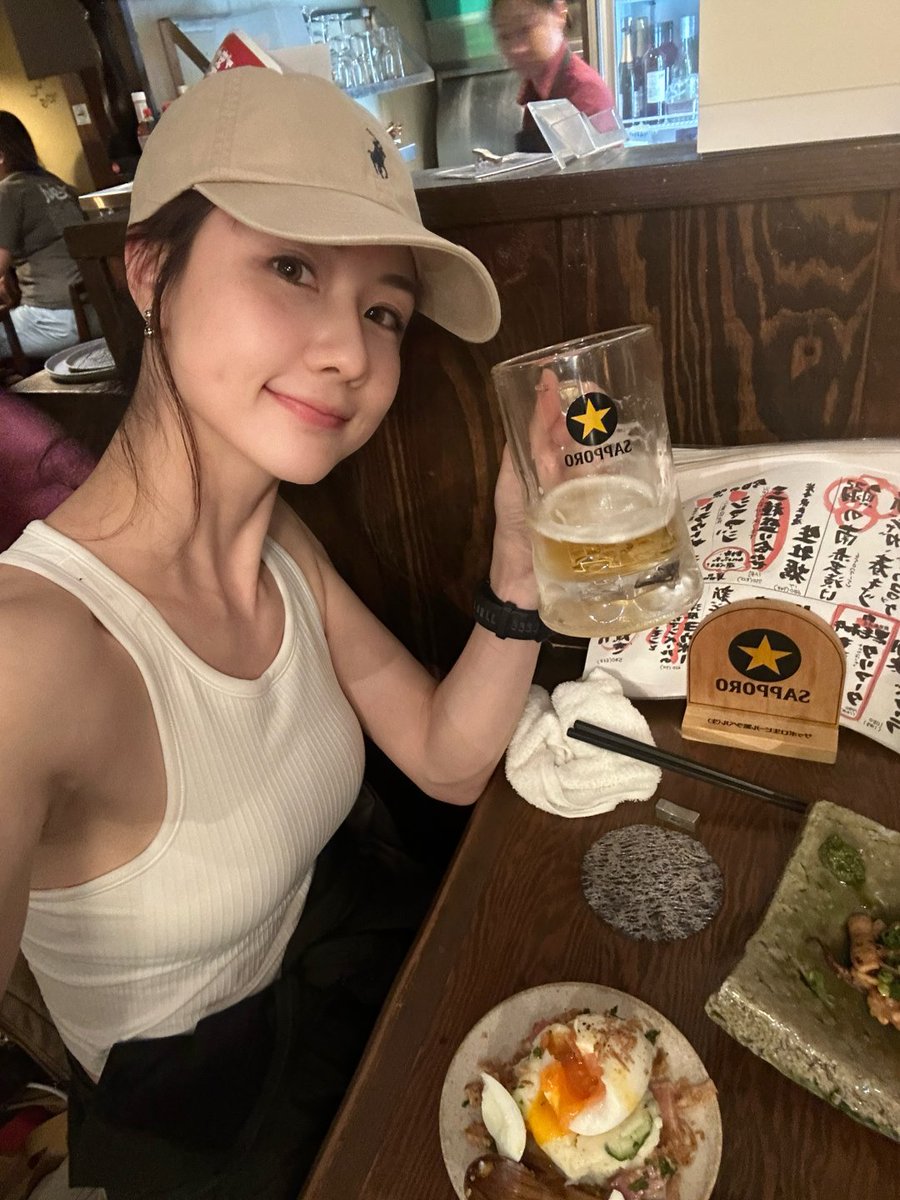 sjmnoe's tweet photo. しっかり自分をリラックスさせることはとても大事なことですね！
乾杯！！🍻 https://t.co/eUYhG3X9nP