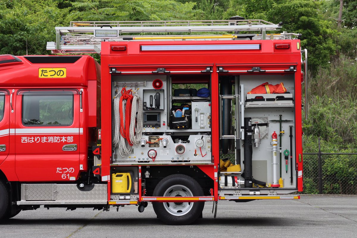 Aioi_FD119's tweet photo. 同車はサイドプル吸管を採用しており資機材の収納性が向上しました。
管内の火災をはじめ佐用・新宮・相生の一部もカバーしていることから様々な災害へ出動します。 https://t.co/aCky9s7TvW