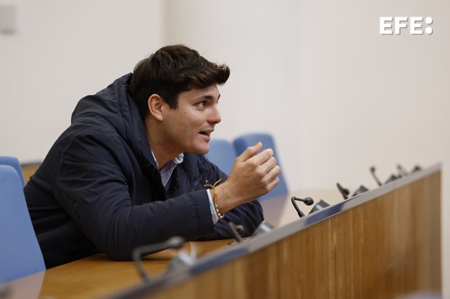 EFEnoticias's tweet photo. El despacho de abogados que representa a Vito Quiles denuncia que unos desconocidos han entrado esta pasada noche en sus oficinas y han sustraído únicamente el expediente de Quiles.

https://t.co/c3OQZPXOc0 https://t.co/dRJZA4Z0vd