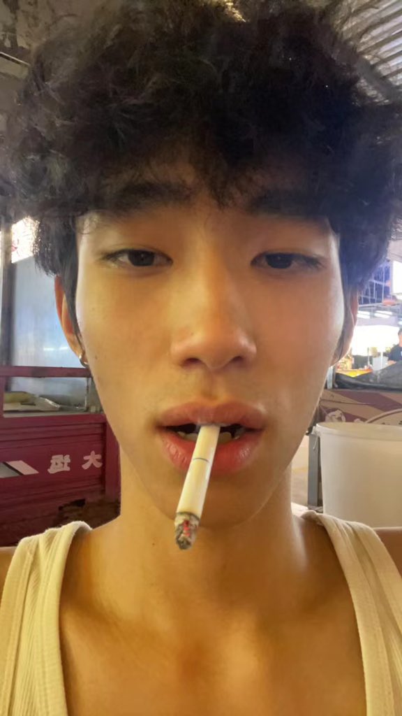 Luckb3nx's tweet photo. 直男🈶️完整版视频 https://t.co/QbbBgSpJaF