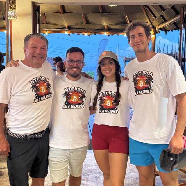 geyserfund's tweet photo. 🆙 Project Update: 45 active merchants on @BTCisla 

@vincevanbtc improved Bitcoin merchant adoption by 50%, orange-pilling 15 new merchants on the island in June.

Huge step forward, congrats to @isabellasg3's team! LFG! 🚀 https://t.co/jHDNDlj32v