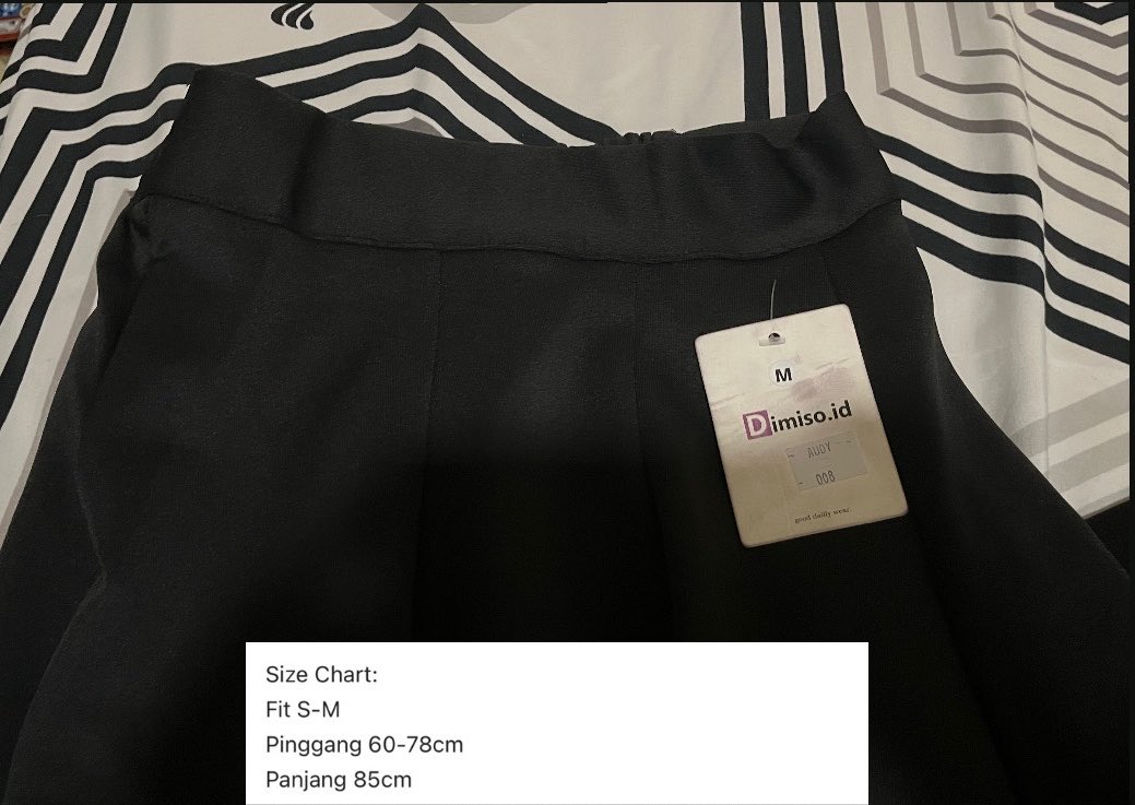 sedihsink's tweet photo. Rok hitam size M 
Masih ada tag, gapernah dipake
30k https://t.co/lmYP2LKcsV