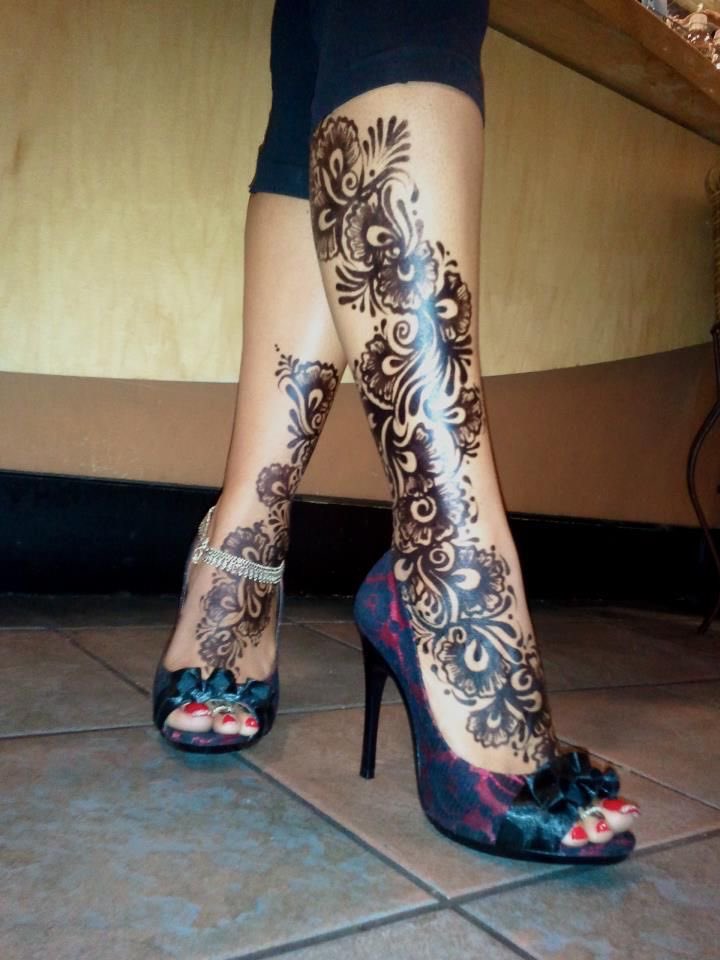 imsoprettyylike's tweet photo. One of the things I’m most excited for when I get married is finally getting the full Sudanese bridal henna, especially the foot henna that’s traditionally reserved for married women 🇸🇩 🎀 https://t.co/41rQ658who